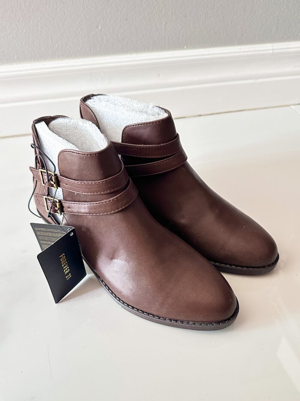 NWT Size 6 FOREVER 21 Deep Chocolate Brown Ankle Booties w/ Double Buckle, Fall